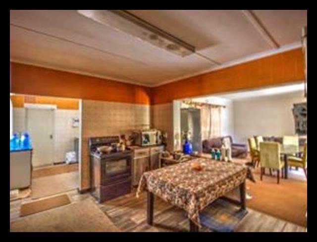 4 BEDROOM HOUSE FOR SALE IN VAN RIEBEECK PARK